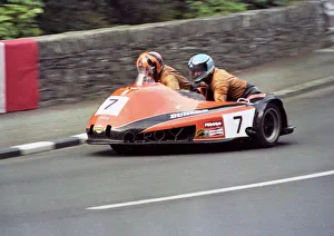 Roy Hanks Collection: Roy Hanks & Donny Williams (Yamaha) 1983 Sidecar TT