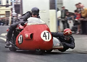 Roy Hanks Collection: Roy Hanks & Fred Holden (BSA) 1966 Sidecar TT