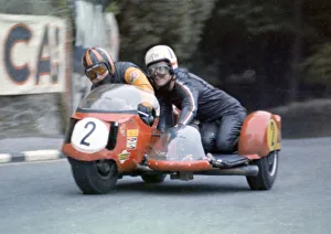 Roy Hanks Collection: Roy Hanks & Jimmy Mann (BSA) 1972 750 Sidecar TT