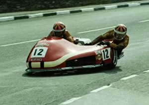 Images Dated 13th March 2018: Roy Hanks & Vince Biggs (Yamaha) 1980 Sidecar TT