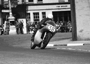 Images Dated 22nd December 2016: Roy Ingram (Norton) 1960 Junior TT