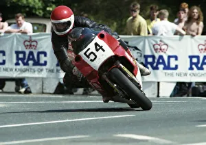 Images Dated 20th September 2019: Roy Jeffreys (Yamaha) 1993 Senior TT