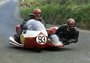 Images Dated 12th January 2018: Roy Woodhouse & Doug Woodhouse (Honda) 1970 750cc Sidecar TT
