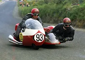 Roy Woodhouse & Doug Woodhouse (Honda) 1970 750cc Sidecar TT