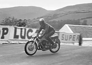 Images Dated 3rd October 2021: Rudi Felgenheier (DKW) 1953 Junior TT