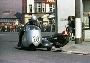 Images Dated 4th August 2016: Russ Hackman & Roy Gauge (Triumph) 1967 Sidecar TT
