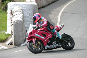 Images Dated 31st May 2003: Ryan Farquhar (Kawasaki): 2003 Formula One TT