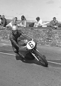 Images Dated 4th August 2021: Selwyn Griffiths (Cowles Matchless) 1966 Southern 100