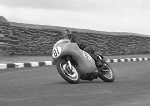 Images Dated 18th February 2022: Selwyn Griffiths (Matchless) 1963 Senior Manx Grand Prix