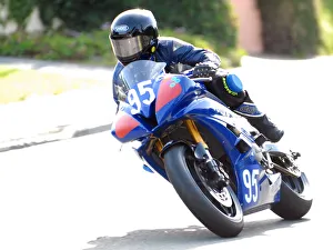 Shelley Pike Collection: Shelley Pike (Yamaha) 2010 Junior Manx Grand Prix