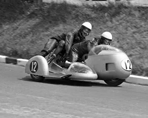 Images Dated 31st October 2016: Siegfried Schauzu & Horst Schneider (BMW) 1967 Sidecar TT