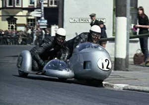 Images Dated 31st October 2016: Siegfried Schauzu & Horst Schneider (BMW) 1967 Sidecar TT