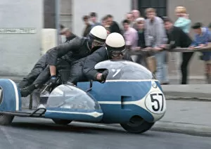 Images Dated 13th December 2021: Siegfried Schauzu & Horst Schneider (BMW) 1966 Sidecar TT