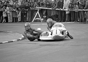 Images Dated 28th September 2013: Siegfried Schauzu & Wolfgang Kalauch (BMW) 1975 1000cc Sidecar TT