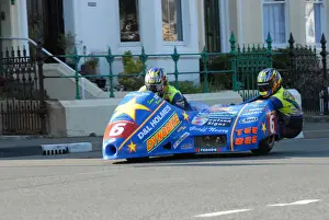 Simon Neary & Stuart Bond (Dynobike Suzuki) 2009 Sidecar TT