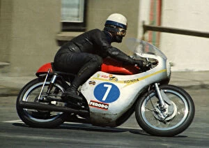 Bill Smith Gallery: Bill Smith (Honda) 1969 Junior TT