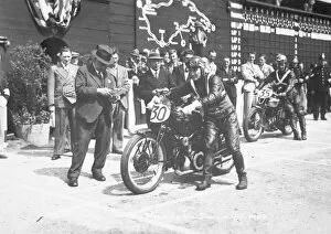 Images Dated 7th March 2019: Stanley Woods (Guzzi) 1935 Senior TT