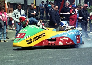 Images Dated 27th December 2017: Stephen Judkins & Cat Jenkins (Yamaha) 1990 Sidecar TT