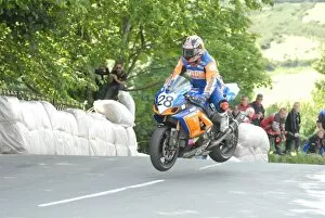 Images Dated 7th June 2009: Stephen Oates (Suzuki) 2009 Superbike TT