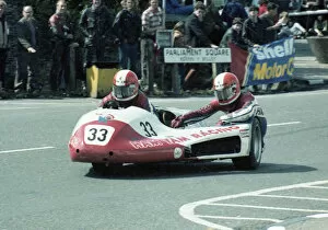 Images Dated 19th July 2020: Steve Abbott & Shaun Smith (Ham-Yam) 1981 Sidecar TT