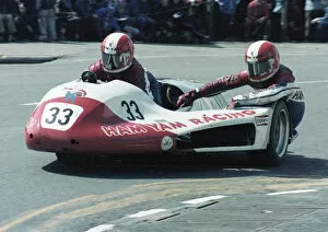 Images Dated 19th August 2020: Steve Abbott & Shaun Smith (Ham-Yam) 1981 Sidecar TT
