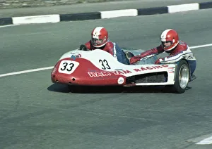 Images Dated 19th August 2020: Steve Abbott & Shaun Smith (Ham-Yam) 1981 Sidecar TT