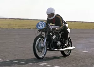 Images Dated 27th October 2020: Steve Brain (Yamaha) 1976 Jurby Airfield