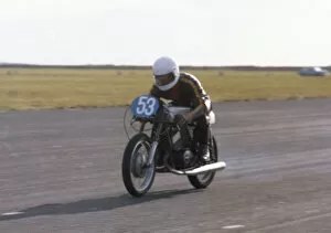 Images Dated 27th October 2020: Steve Brain (Yamaha) 1976 Jurby Airfield