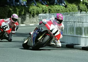 Images Dated 7th July 2011: Steve Hislop and Carl Fogarty: 1991 Formula One TT