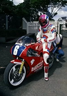Images Dated 27th January 2018: Steve Hislop (Honda) 1990 Junior TT