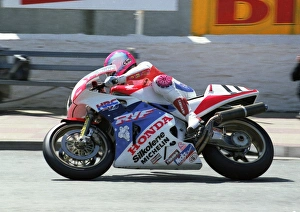 Images Dated 7th August 2016: Steve Hislop (Honda) 1991 Formula One TT