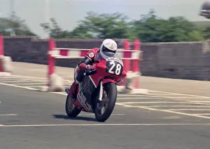 Images Dated 20th March 2020: Steve Hislop (Yamaha) 1987 Formula Two TT