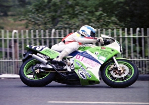 Images Dated 11th January 2018: Steve Ives (Kawasaki) 1990 Supersport 400 TT