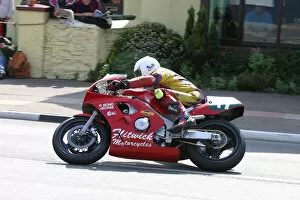 Images Dated 7th June 2004: Steve Linsdell (Yamaha) 2004 Lightweight 400 TT