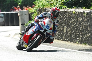 Steve Mercer Collection: Steve Mercer (Honda) 2016 Supersport 1 TT