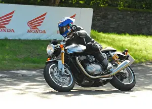 Steve Parrish (Triumph) 2016 Classic TT Parade Lap