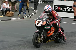 Images Dated 12th June 2009: Steve Plater (Honda) 2009 Superbike TT
