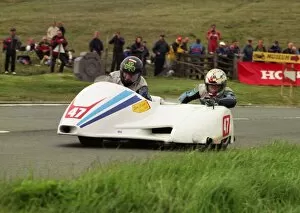 Images Dated 24th November 2017: Steve Sinnott & Dave Corlett (Kawasaki) 2002 Sidecar TT