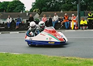 Images Dated 12th July 2017: Steve Sinnott & Dave Corlett (Molyneux Kawasaki) 2004 Sidecar TT