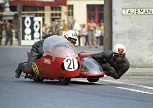 Images Dated 23rd November 2015: Steve Sinnott & Jim Williamson (SWS) 1970 Sidecar TT