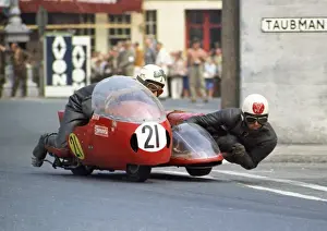 Steve Sinnott & Jim Williamson (SWS) 1970 Sidecar TT