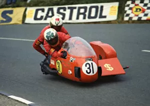 Images Dated 12th October 2018: Steve Sinnott & Jim Williamson (SWS Norton) 1974 750 Sidecar TT
