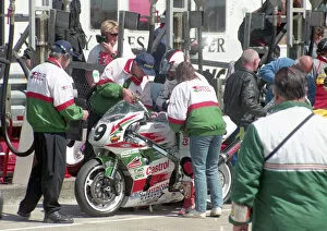 Images Dated 24th May 2021: Steve Ward (Castrol Honda) 1995 Senior TT
