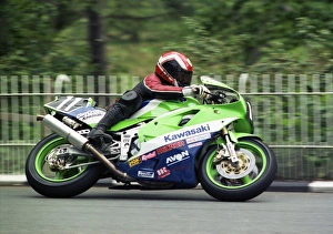 Steve Ward Collection: Steve Ward (Kawasaki) 1990 Supersport 400 TT