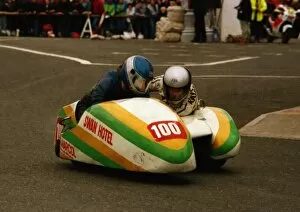 Images Dated 10th March 2018: Steve Worthington & Guy Scott (Yamaha) 1988 Sidecar TT