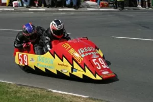 Images Dated 9th June 2004: Steven Coombes & Gary Partridge (Ireson Kawasaki) 2004 Sidecar TT