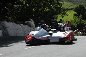 Images Dated 15th July 2009: Steven Coombes & Paul Knaphill (Ireson) 2009 Sidecar TT