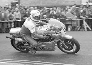 Images Dated 11th December 2021: Stu Avant (Suzuki) 1977 Senior TT