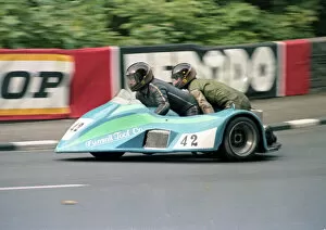 Images Dated 16th December 2021: Stuart Applegate & Andrew Gibson (Mitchell Yamaha) 1983 Sidecar TT