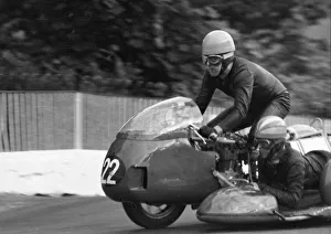 Images Dated 7th March 2021: Stuart Applegate & Ms Worsley (Honda) 1968 500 Sidecar TT